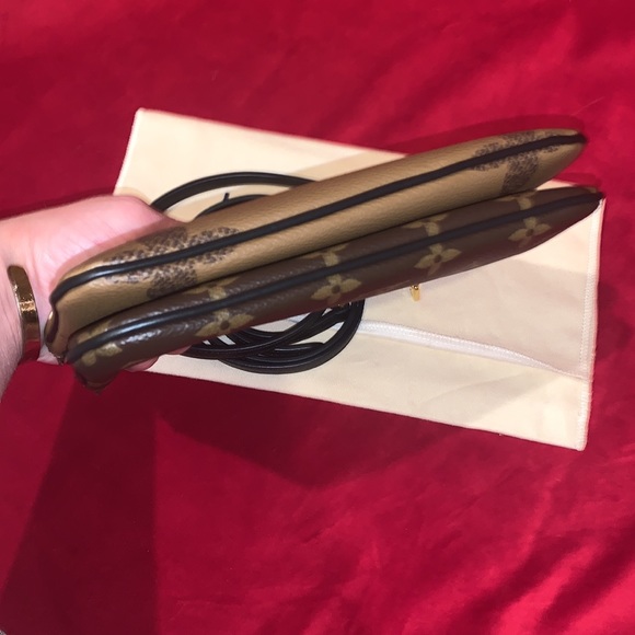 🔥SOLD🔥 Authentic Louis Vuitton Crossbody Giant Reverse Double Zip Pochette - Picture 7 of 9